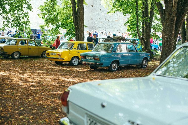 Your essential guide to selecting the ideal wool gloves for a warm and cozy winter in the uk